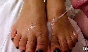 Hosed Asian Milf Maxine X Uses Her Feet For Fucking Footjob!