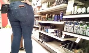 Phat ass white girl bootie shopping