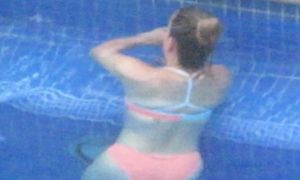 Super-steamy bathing suit phat ass white girl cougar in swimming pool Pt 2