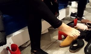 Mature fr's jaw-dropping naked feets at boot shopping