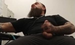 Dad jacking off in his office cumshot
