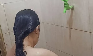 Take a bath with your sister-in-law until Crot part 1