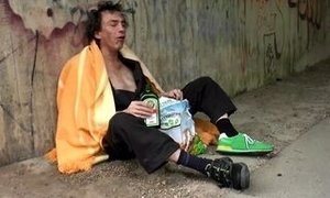 Obdachlos die geile COUGAR gebumst und Natursekt