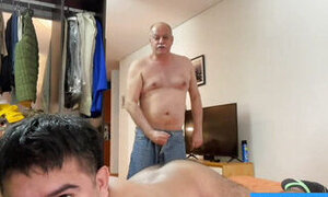Daddy Chris Keeps barebacking his lovers