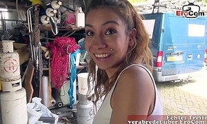 Zarte Latina Bekommt Ihre Enge Muschi Von Einem Alten Sack Gefickt