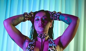 The Beautiful Mariana Matrix Naked And Shows All Her Experience
