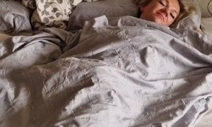 Amateur Milf starting her day with vibrator after waking up - real orgasm