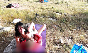 Kinky couple has sex in the middle of the public park
