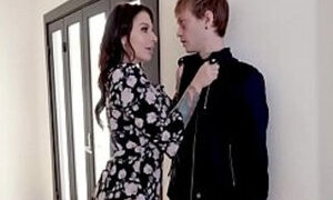 My Stepmom Is A Deadly MILF- Ivy Labelle &vert; MylfLove