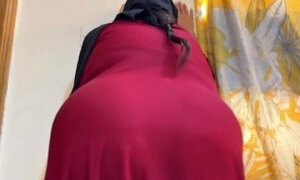 Beautiful hot Stepmom Open Her Burqa & Show Her huge Ass in Saudi Arabia - Hijab & Niqab Hookup