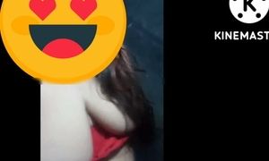 Bhabhi showing big boobs