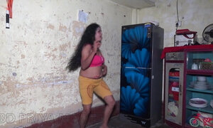 Deshi Hot  Girl Dance Performance in Har Bedroom