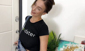 Pizza Delivery Girl From Sexdater Fucked in the Hallway While Wife Was at Work.