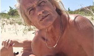 Live sex show recording, nudist beach, mobile version 4K, shemale girlfriend and cis man19.05.2025 6