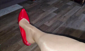 Louise Nylontease Pantyhose Shoeplay