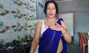 👀 MAINE MERI FRIEND ko Invited her sister's friend to her room and fucked her