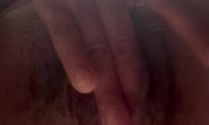 Horny MILF excuses herself from dinner to nutt wet juices on her fingers!
