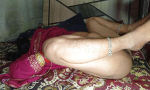 Bhabhi ko raat me jor se chudhai in house Hindi audio.