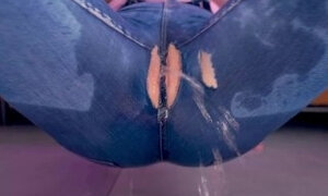Jeans drenching and ripping