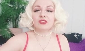 Roleplay: sexy MILF is your submissive girl, so enjoy! Hot blonde Arya Grander
