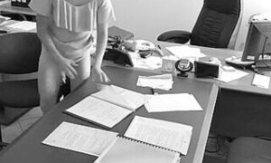 Boss fucks my wife at the office on hid